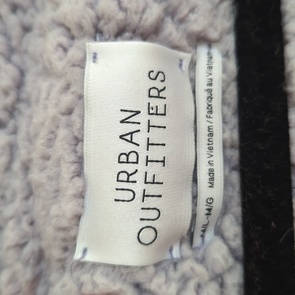 URBAN OUTFITTERS Purple Teddy Jacket Size M/L - Picture 4 of 5